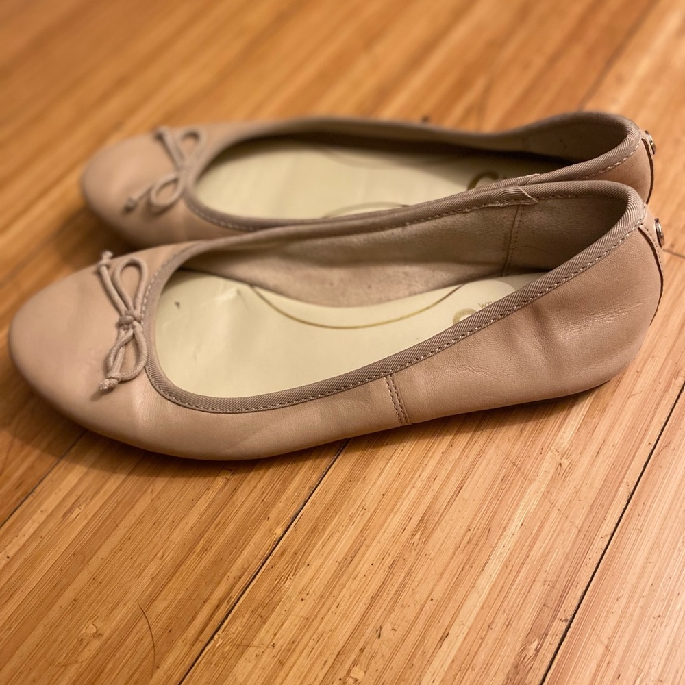Nude ballerina flats